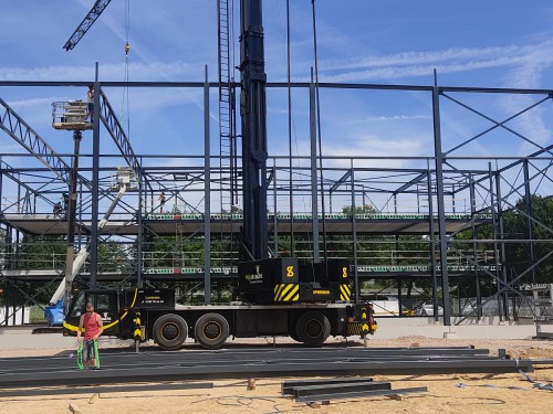 Nieuwbouw hal aan de Strokstraat